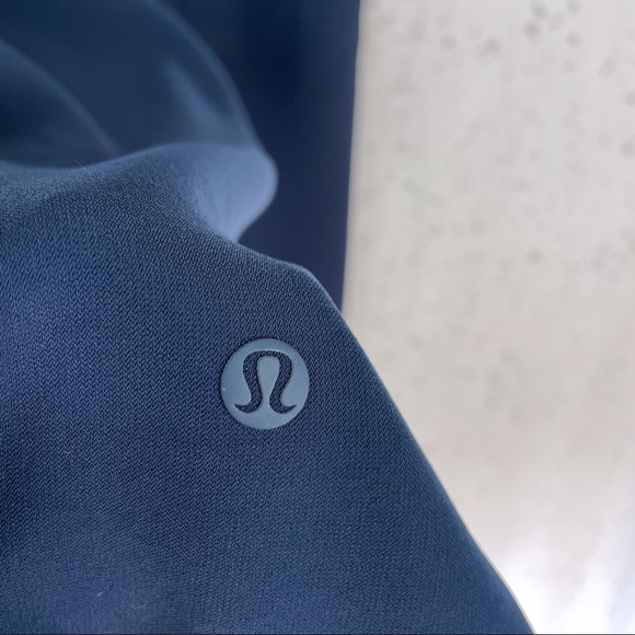 Lululemon On the Fly Crop Woven 23" True Navy 2 - Picture 5 of 12